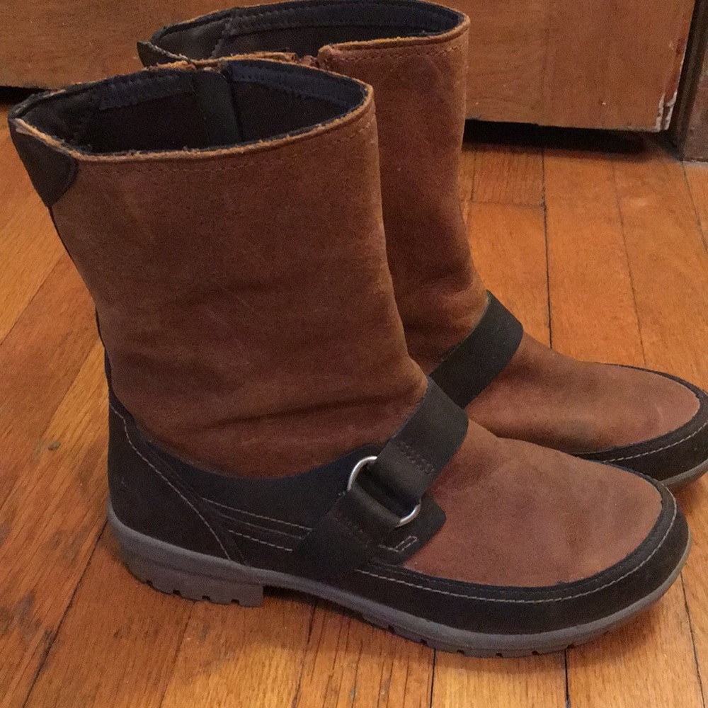 Merrell ankle boot in rust color